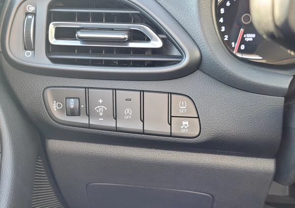 Hyundai I30 cena 92900 przebieg: 88840, rok produkcji 2021 z Czersk małe 667